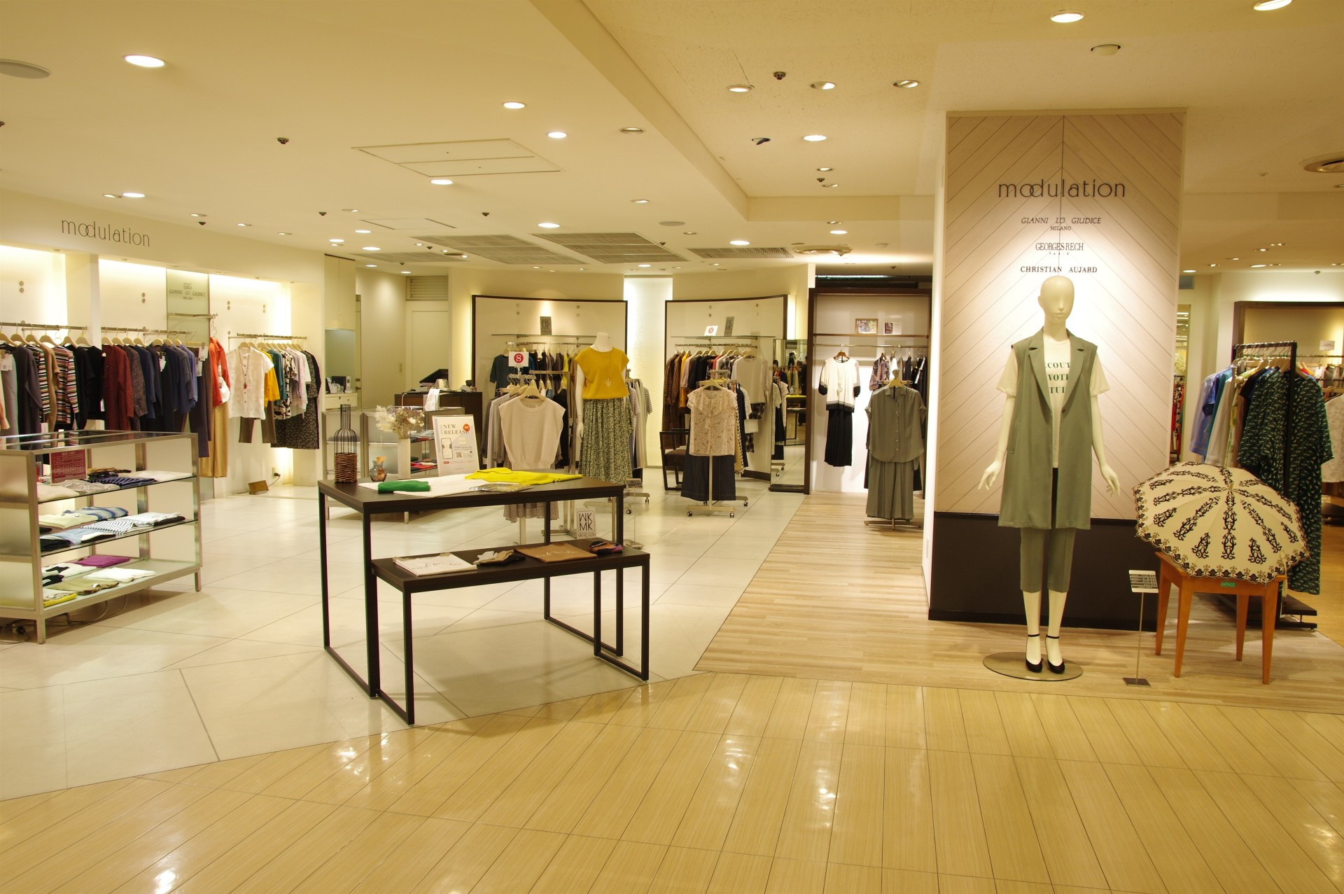 婦人服販売
