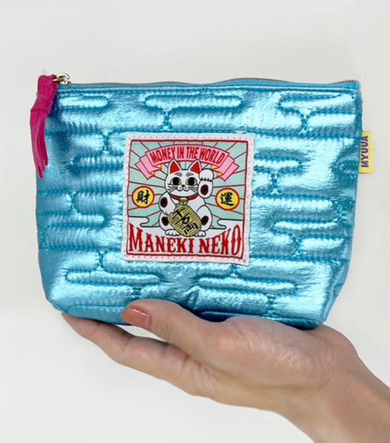 バッグやポーチ等のアパレル雑貨販売