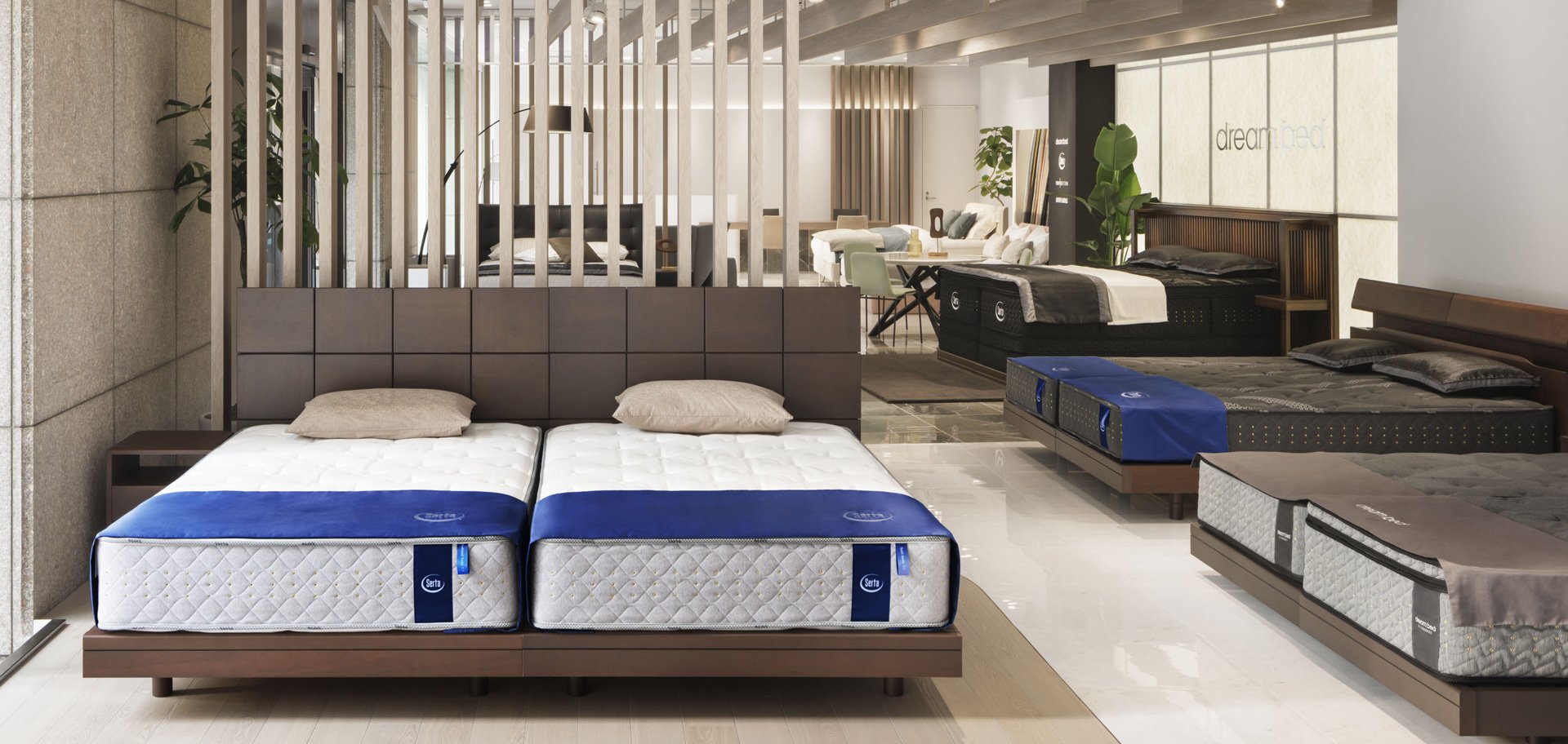 アメリカ製ベッド接客スタッフ