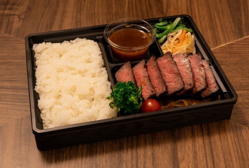 食品イベント黒毛和牛弁当接客販売