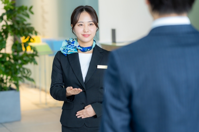 ソファ接客販売正社員募集