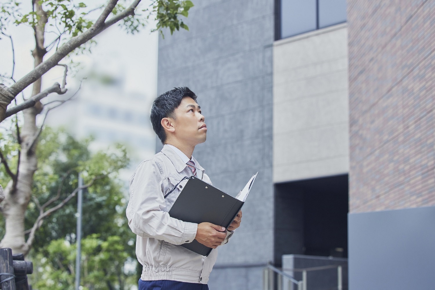 肥後橋／大規模修繕工事の企画提案・工事監理／残業月20ｈ程度／年間休日125日／転勤なし