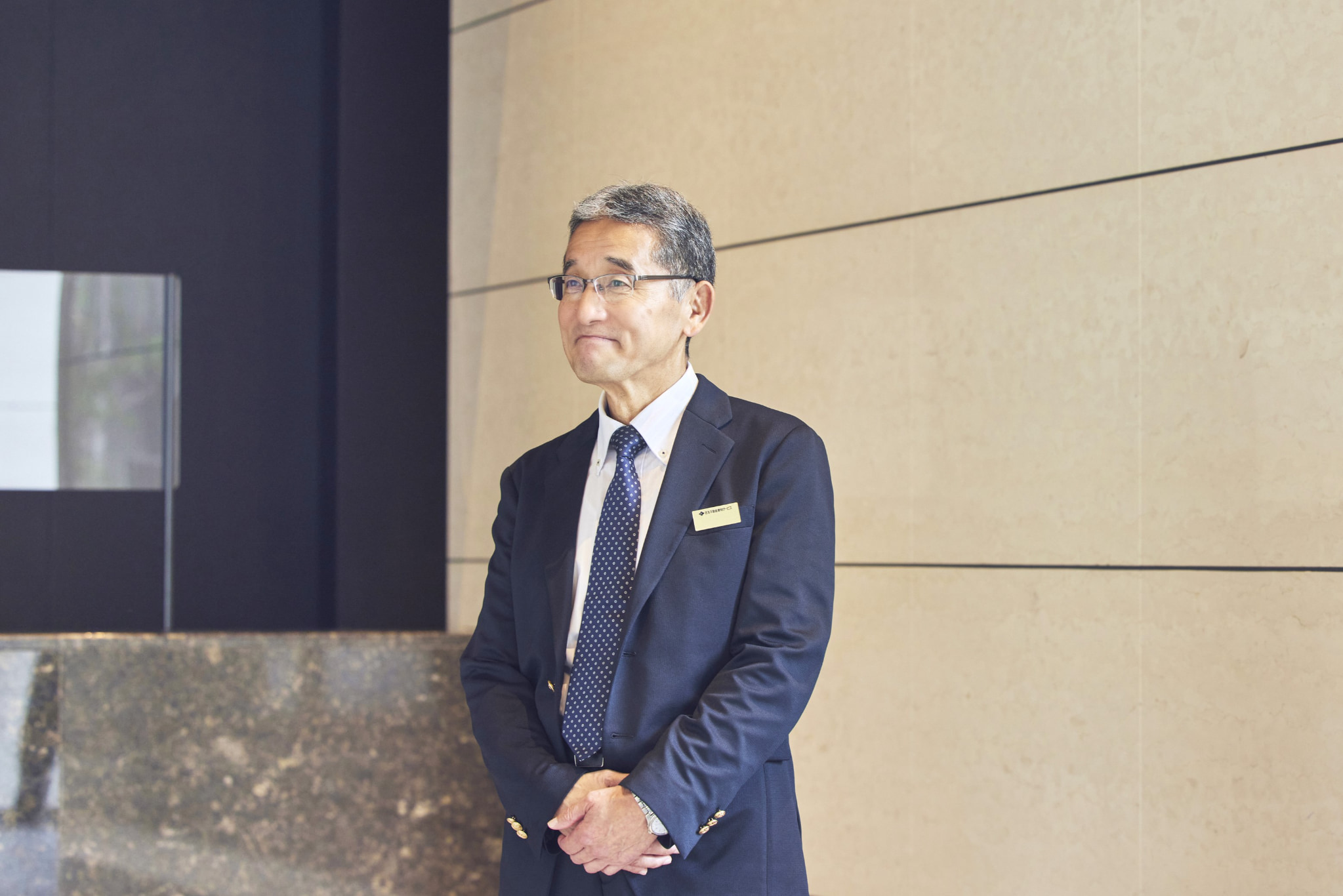 ＜中野坂上駅・西新宿駅＞月給24万円／マンション管理員／築浅マンション／社保完備／交通費全額支給／シニア活躍中