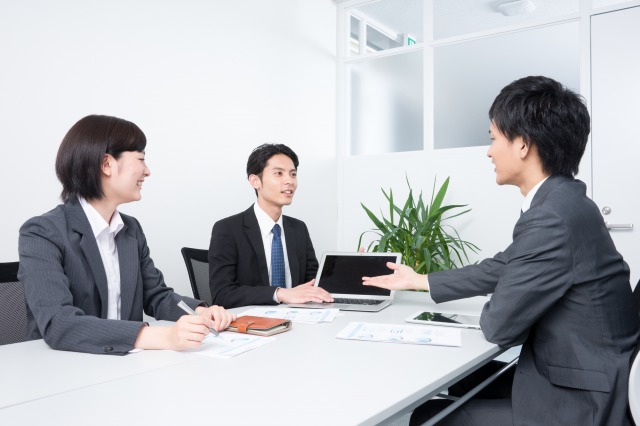 よくある質問(派遣登録の際の服装や持ち物は?)