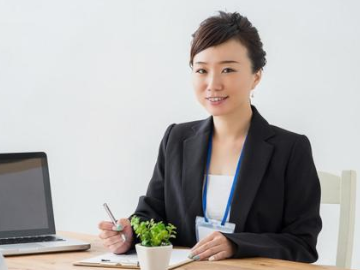 働くママを応援する会社/経理/年間休日125日以上