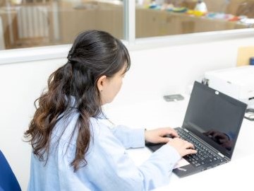 【急募】赤坂で働く♪企業内保育所の事務スタッフ|20~50代活躍!子ども好きな方歓迎