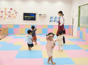 夏休み限定｜短期｜未経験OK｜週２～｜オフィス内キッズスペース｜託児スタッフ