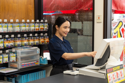 コンビニスタッフ