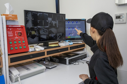 セルフガソリンスタンドスタッフ