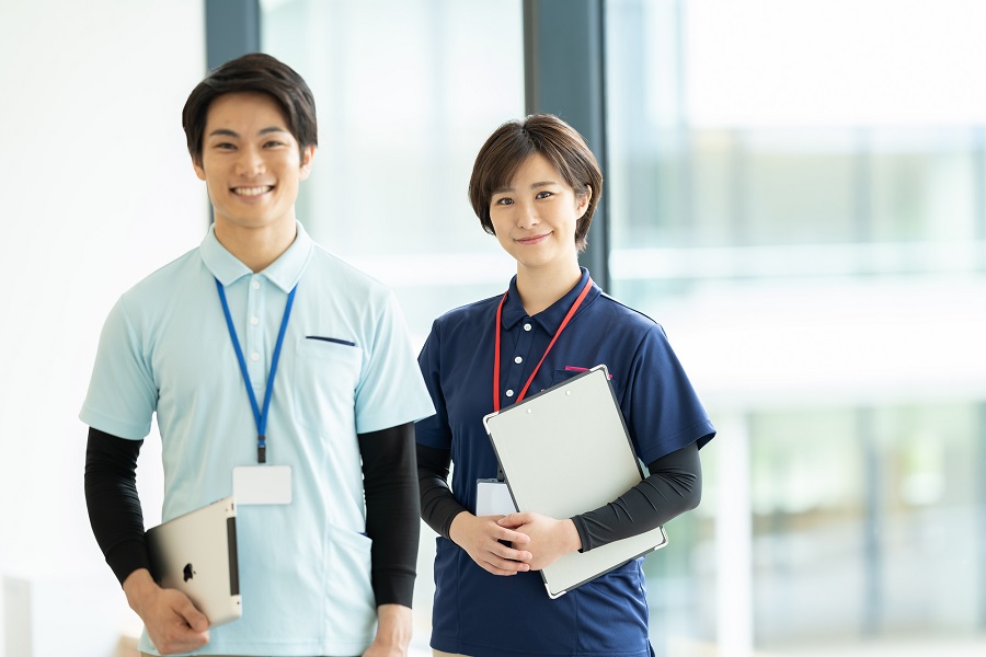 ＼勤務日数・曜日固定の相談OK／日給3万524円も可＋交全＊従来型特別養護老人ホームの介護職