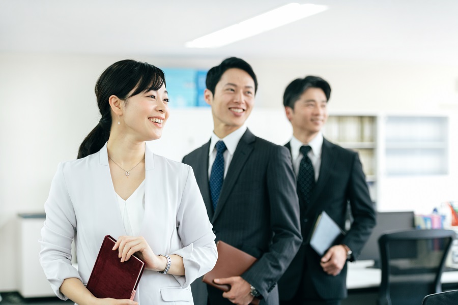 【正社員前提】転籍後は、最大月給32万円＊賃貸保証会社にて法人営業職＠九段下駅・飯田橋駅チカ