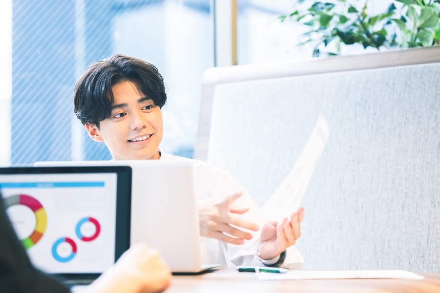 ＜倉庫内での作業経験を活かす！＞フォークリフト免許も活かせます★倉庫内でのピッキング業務＠飯田橋