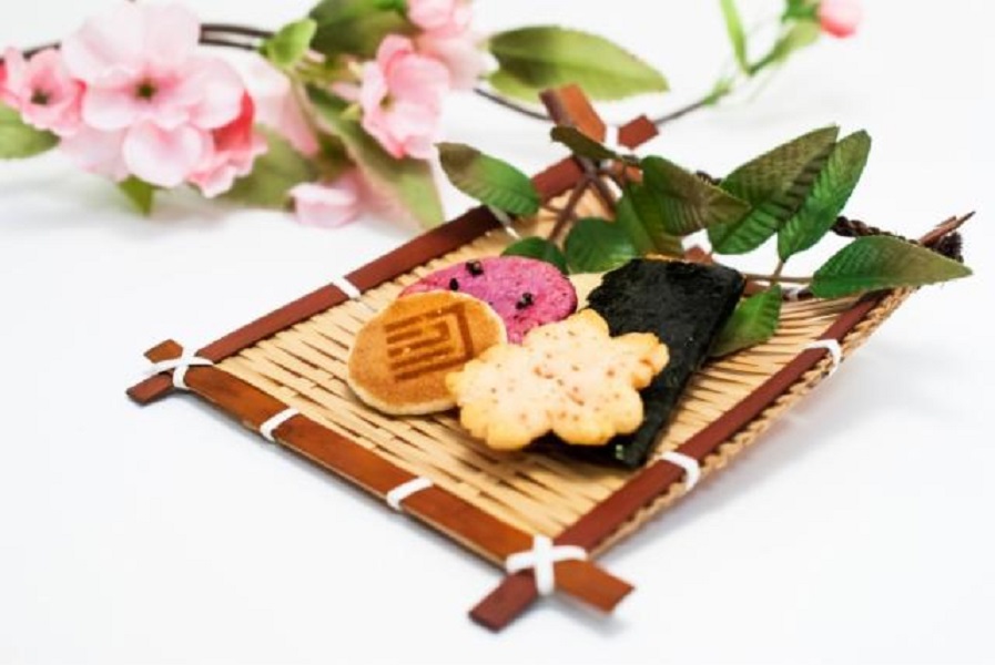 【12/1～31/短期】「坂角総本舗」の海老せんべいなど和菓子の品出しなど＠北千住マルイ