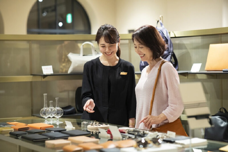 3月下旬～【店長候補】革製財布・バッグの販売スタッフ☆伊勢丹立川