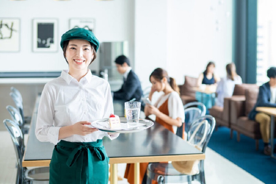 ＜週4日～OK＞9月末までの短期！老舗フルーツ専門店のカフェスタッフ募集