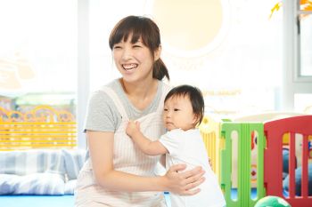 TL江古田🌸看護師募集🌸入社お祝い金キャンペーン20万円！｜看護師業務・保育補助｜日中の勤務のみ｜持ち帰り仕事なし｜子どもの成長を「チームではぐくむ」保育園です